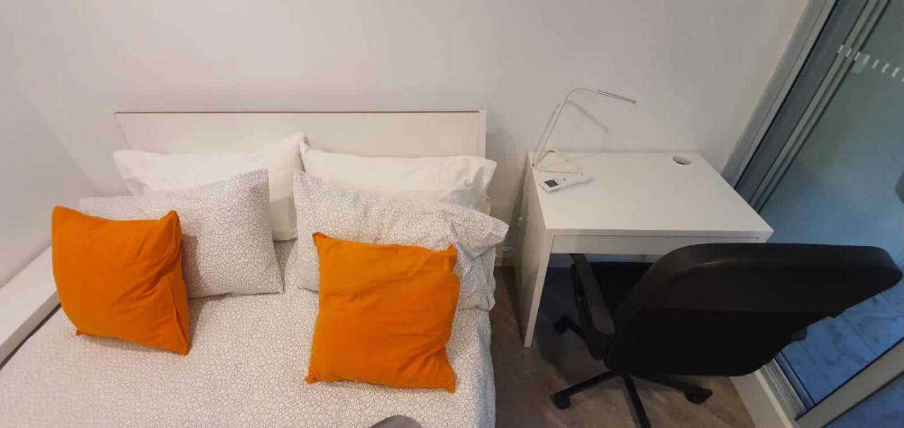 Dana-Cozy Studio With Shared Entry In The City Канберра Экстерьер фото